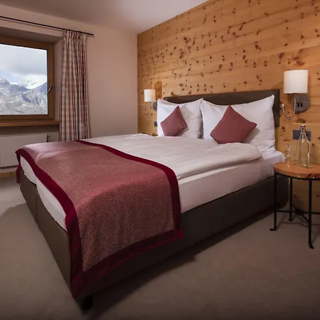 Hotel Riffelhaus 1853 4*